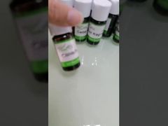 動画：リアーナ フローラル ユニセックス オードパルファム オイル 6～8時間持続 ショーケース